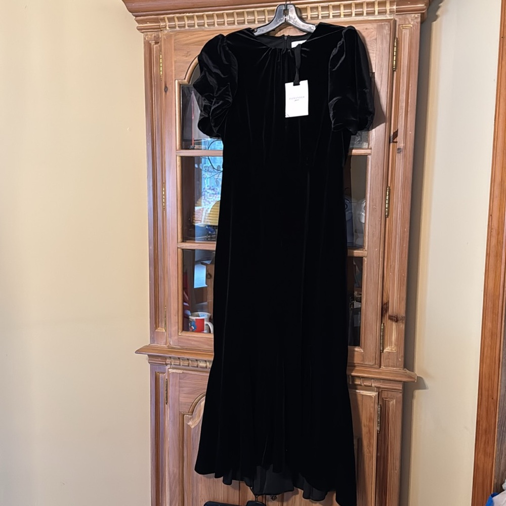 Tuckernuck Black Velvet Nicolette Midi Dress - Picture 2 of 4